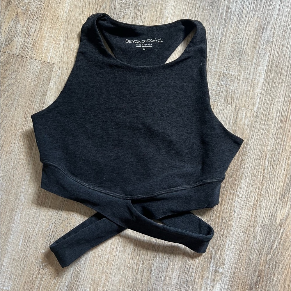 Beyond Yoga Spacedye Black Crop Top High Neck with Criss Cross Hem - medium